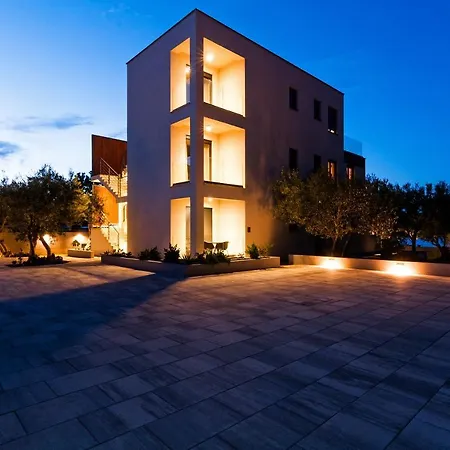 Punta Aqua *